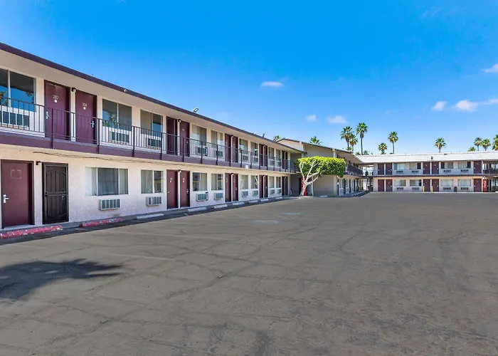 Knights Motel 2*